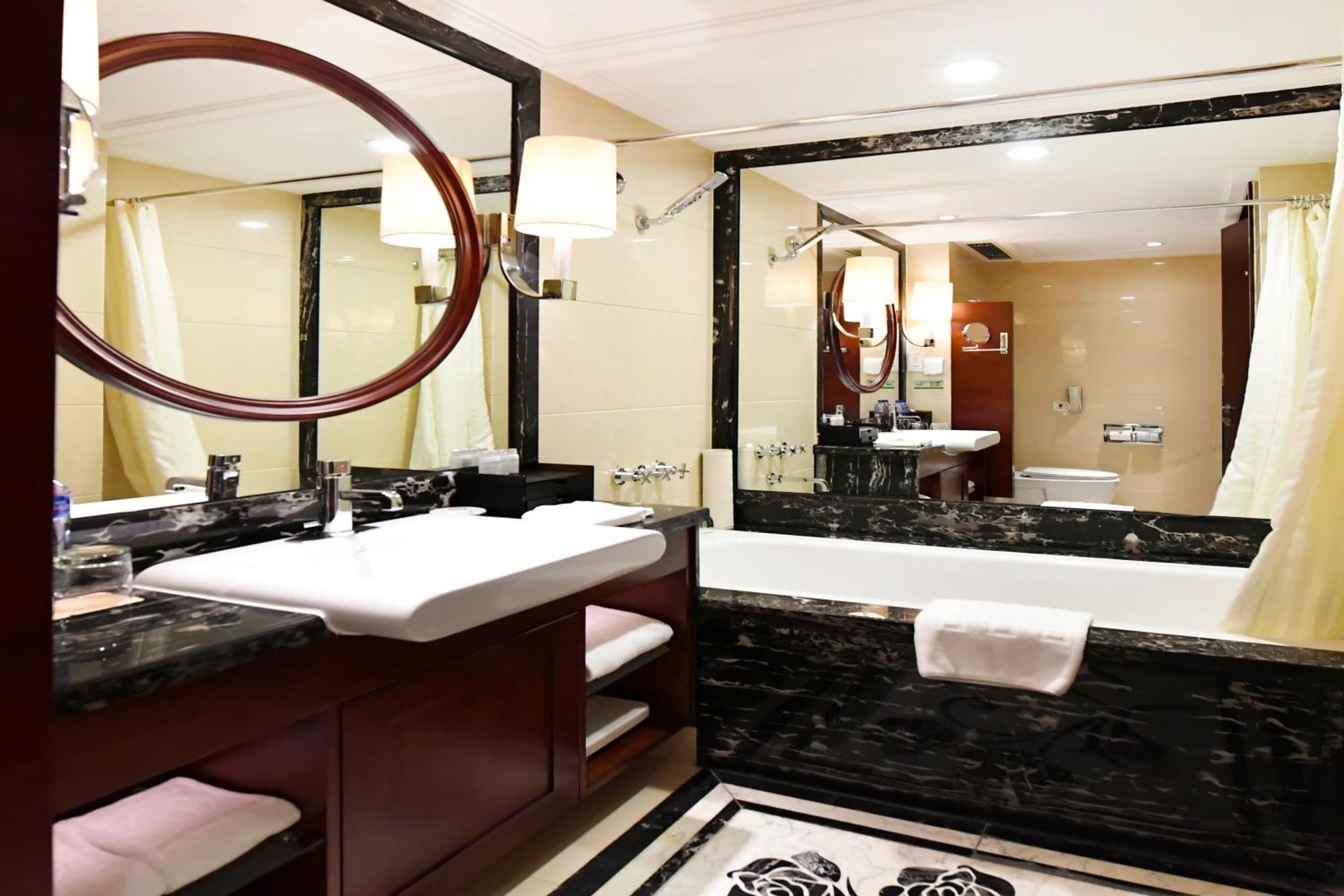Central Hotel Shanghai - Nanjing Road Exterior photo